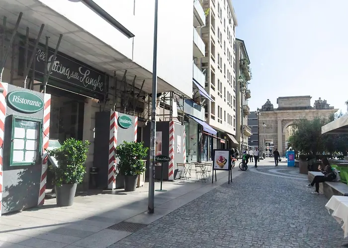 Corso Como Chic Street, Porta Garibaldi, Stazione Centrale, nel Cuore della Città di Milano